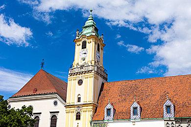 久别的木偶动画电影，《我们的冬奥》新篇章回顾老北京冰雪特色民俗